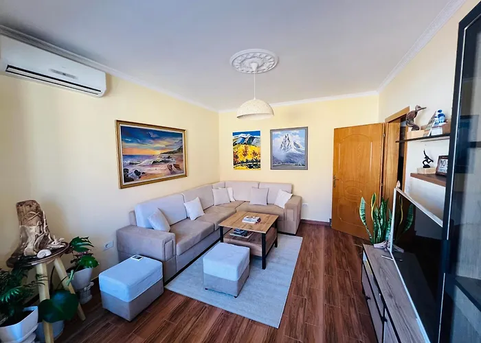 Cozy Central Apartment
